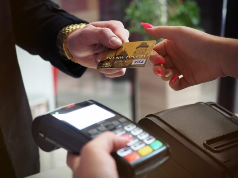 7 Financial Tips for Young Adults