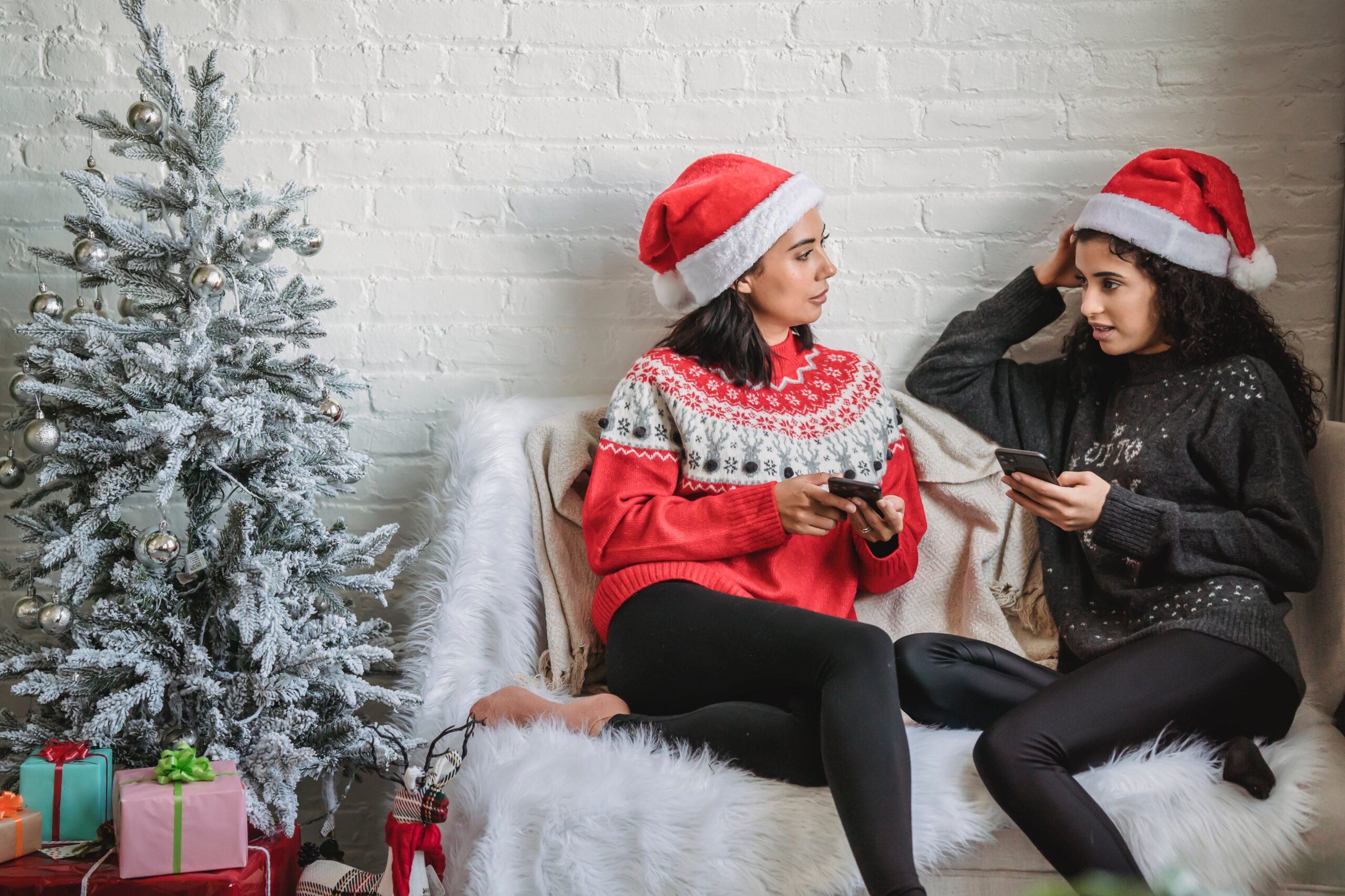 The Gift of Connection: Celebrate the Holidays with iyarn’s New Feature